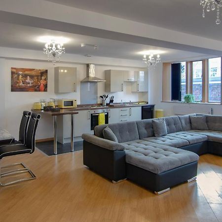 Super Spacious Church Conversion Close To Tower Blackpool Exterior photo